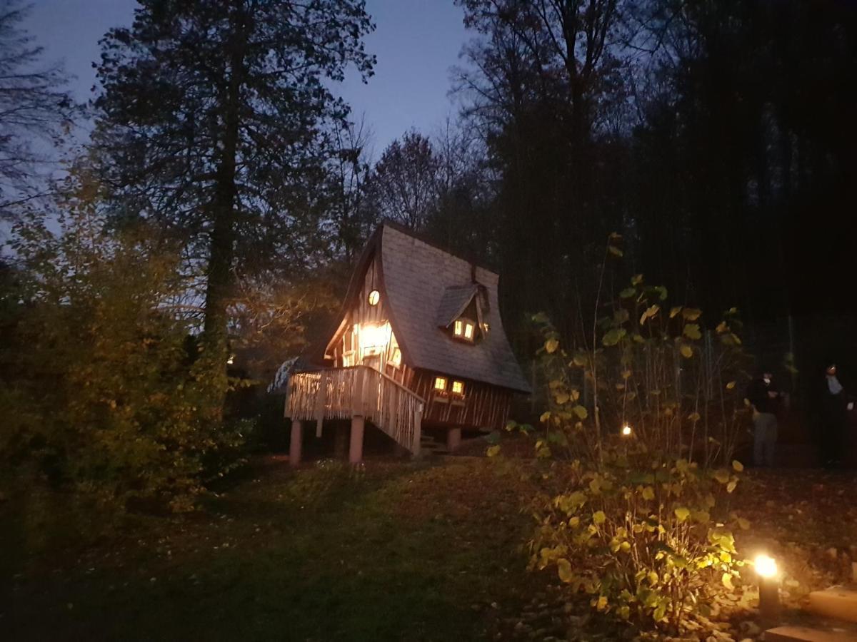 Hexenhaeuschen Am Waldrand Villa Annweiler am Trifels Bagian luar foto